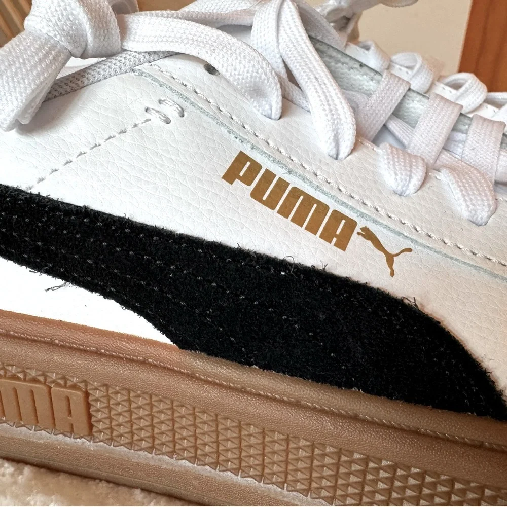 Puma Smash Platform Casual White Sneakers with Black and Gum Accents Size 9 NWT - Picture 2 of 9